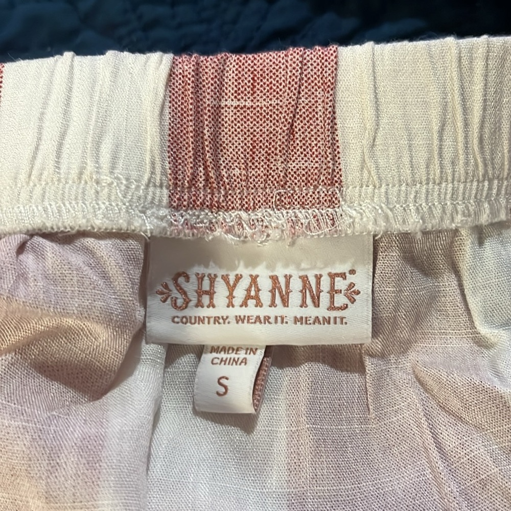 FLASH SALE! Shyanne Off Shoulder Striped Western Shirt Size Small - Picture 2 of 3
